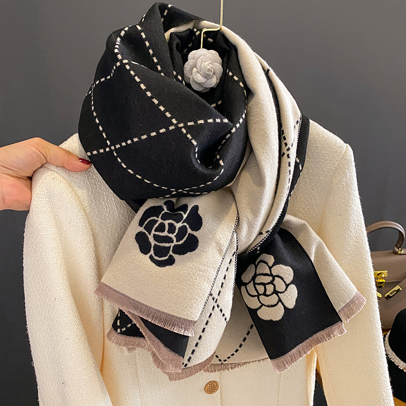 Woven Scarf Blanket - وشاح شتوي نسائي فاخر بطبعة زهور،