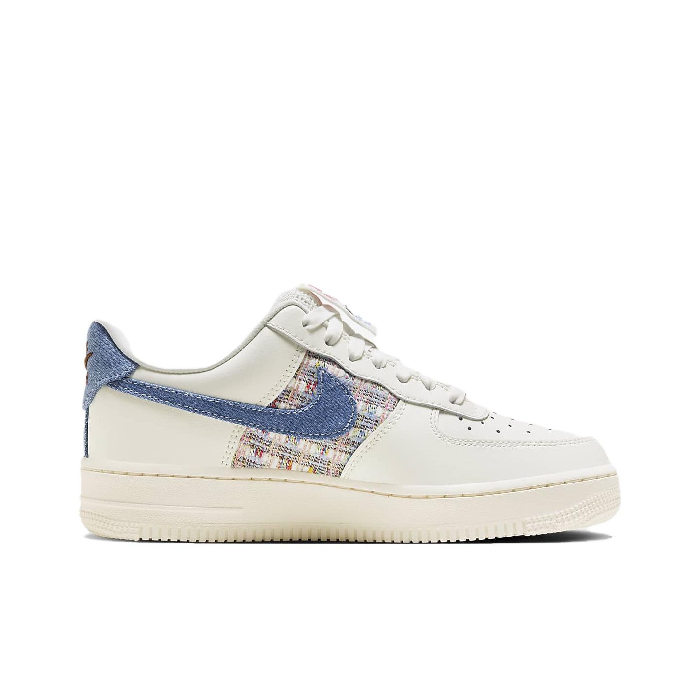 حذاء نايك إير فورس 1 للنساء من - مراجعة Nike Shoes Air Force 1 وسعره