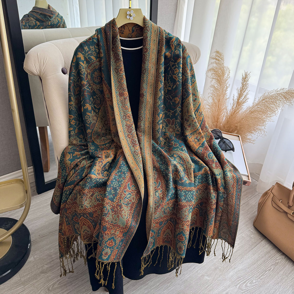 2025 شرابة بطانية تصميم العرقي - مراجعة Woven Scarf Blanket وسعره