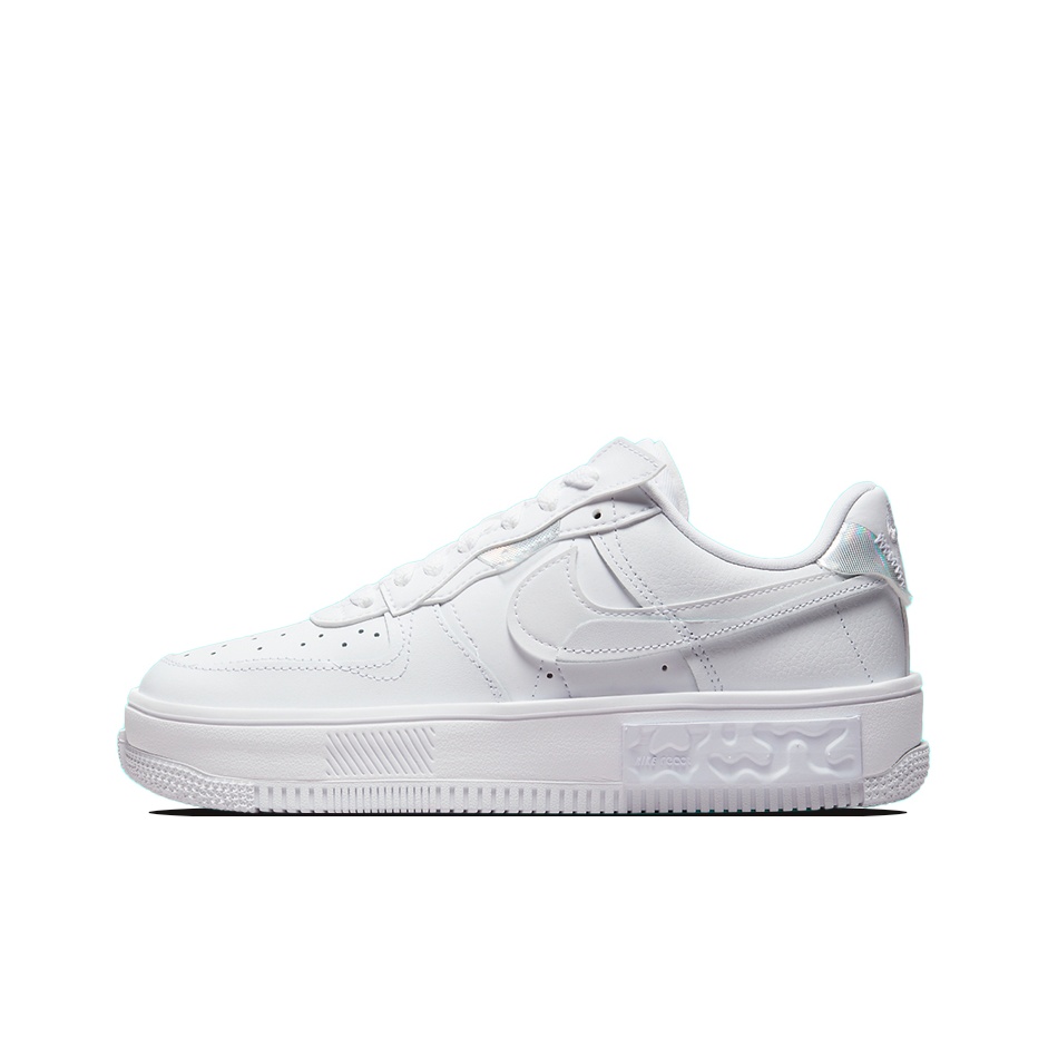 حذاء نايك إير فورس 1 للنساء من - مراجعة Nike Shoes Air Force 1 وسعره